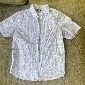Casual shortsleeved button up